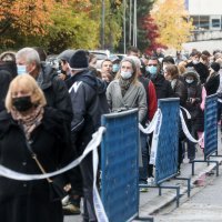 Gužva u novim paviljonima za cijepljenje protiv covida-19 na Zagrebačkom velesajam