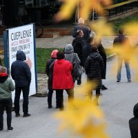 Velike gužve za cijepljenje na Zagrebačkom Velesajmu
