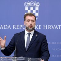 Ministar Banožić obratio se medijima nakon sastanka s Plenkovićem i generalima