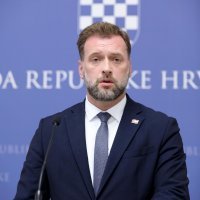 Ministar Banožić obratio se medijima nakon sastanka s Plenkovićem i generalima