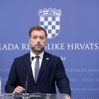 Ministar Banožić obratio se medijima nakon sastanka s Plenkovićem i generalima