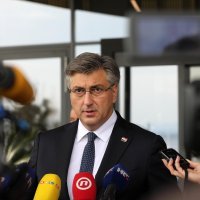 Opatija: Premijer Plenković dao izjavu nakon konferencije Hrvatskog društva ekonomista