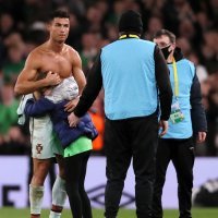 Cristiano Ronaldo i curica, Dublin, Irska - Portugal, 11.11.2021.