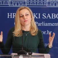 Dubravka Šuica i Marijana Petir održale konferenciju za medije