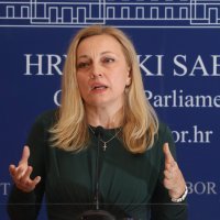 Dubravka Šuica i Marijana Petir održale konferenciju za medije