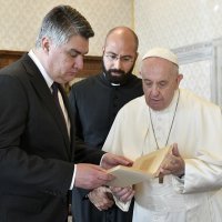 Zoran Milanović s papom Franjom
