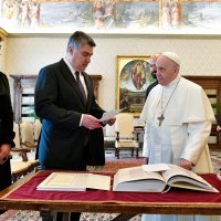 Zoran i Sanja Milanović kod pape Franje