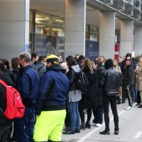 Zaposlenici Zagrebačkog holdinga čekaju u redu za testiranje