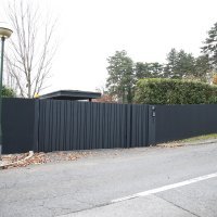 Anto Nobilo ispred kuće Piruške Canjuge