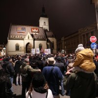 Prosvjed protiv covid mjera na Markovom trgu