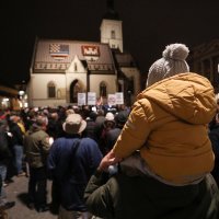 Prosvjed protiv covid mjera na Markovom trgu