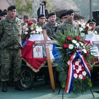 Pogreb 13 osoba iz Sotina