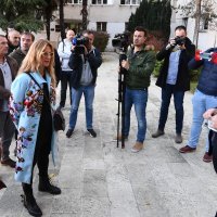 Split: Prosvjednici protiv obaveznih covd potvrda ispred Županije