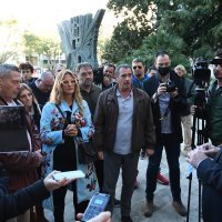 Split: Prosvjednici protiv obaveznih covd potvrda ispred Županije