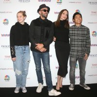 Angelina Jolie sa Shiloh i Paxom i francuskim umjetnikom JR-om