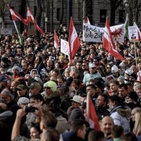 Prosvjed protiv novih ograničenja i zatvaranja u Beču, Austrija