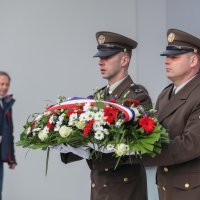 Pripreme za polaganje vijenaca na Spomenik domovini