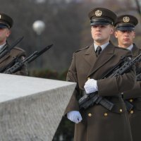 Pripreme za polaganje vijenaca na Spomenik domovini