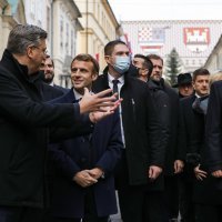 Andrej Plenković i Emmanuel Macron prošetali su Gornjim gradom