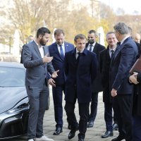 Mate Rimac pokazao Emmanuelu Macronu vozila Bugatti i Nevera