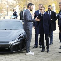 Mate Rimac pokazao Emmanuelu Macronu vozila Bugatti i Nevera