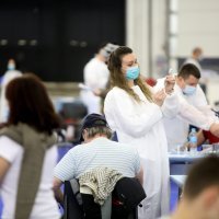 Gradonačelnik grada Zagreba Tomislav Tomašević primio booster dozu cjepiva