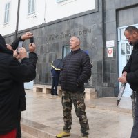 Šibenik: Prosvjednici zaključali Gradsku upravu lancem i lokotom