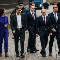 Premijer Olaf Scholz i ministri u budućoj vladi njemačke Semafor koalicije