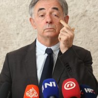 Konferencija za medije Milorada Pupovca