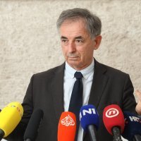 Konferencija za medije Milorada Pupovca