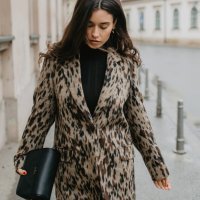 Patrizia Pepe dolčevita, prije 1.077,00kn -30% sada 700,00kn;  Patrizia Pepe torba, prije 1.119,00kn -35% sada 729,00kn; Corso Roma, Brawn's čizme  856,00kn