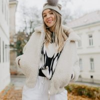 Replay jakna, prije 2.290,00 kn  -30% sada 1.063,00 kn; Converse tenisice, prije 719,00 kn -40% sada 431,40 kn