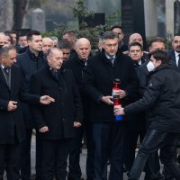 Plenković položio vijenac u povodu 22. obljetnice smrti Franje Tuđmana