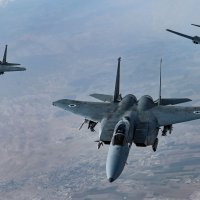 Izraelski lovci na vježbi s američkim bombarderima B1