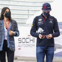 Max Verstappen i Kelly Piquet