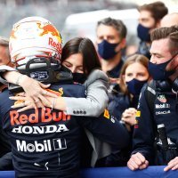 Max Verstappen i Kelly Piquet