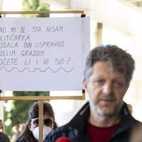 Zakupci s Pazara održali prosvjed pred sjednicu Gradskog vijeća