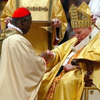 Kardinal Peter Turkson i papa Ivan Pavao II.