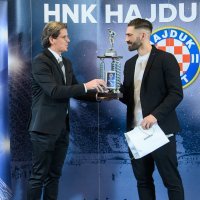 Marko Livaja prima nagradu Kapetani biraju