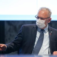 Davor Božinović s maskom