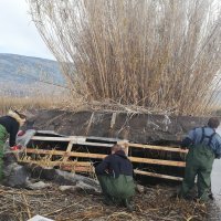 Biolozi iz udruge Biom uklanjaju krivolovnu čeku na Neretvi