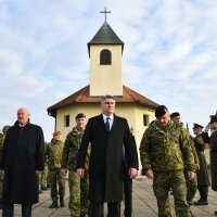 Predsjednik Milanović posjetio Vojarnu 7. gardijske brigade Puma u Varaždinu