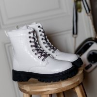 Ženske gležnjače bijele