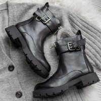 Ženske gleznjače bajkerske