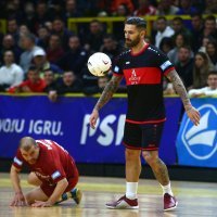 Polufinalna utamica malonogometnog turnira 'Četiri kafića', Vivas - Antique