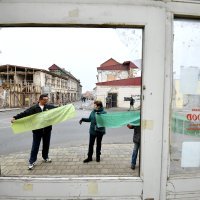 Petrinjci dočekali Plenkovića zvižducima i transparentima