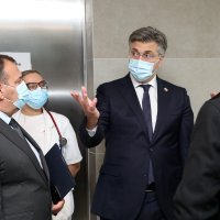 Plenković s kolegama obišao Opću bolnicu dr. Ivo Pedišić u Sisku