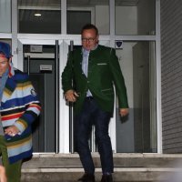 Kevin Spacey i Evan Lowenstein napuštaju restoran Novaka Đokovića 2019.