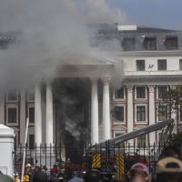 Požar u južnoafričkom parlamentu