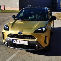 Toyota Yaris Cross HSD Adventure